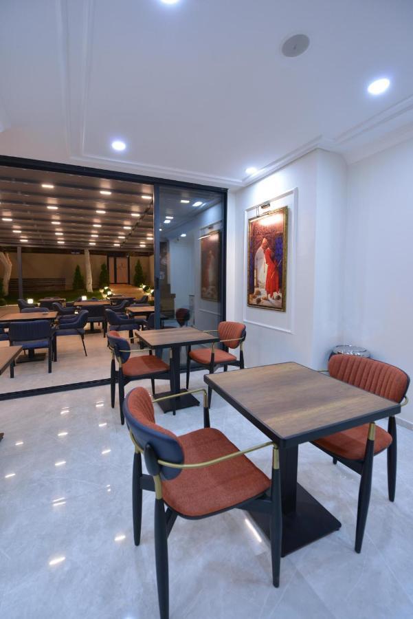 Istport Garden Hotels Arnavutkoy Exterior foto The interior of the restaurant